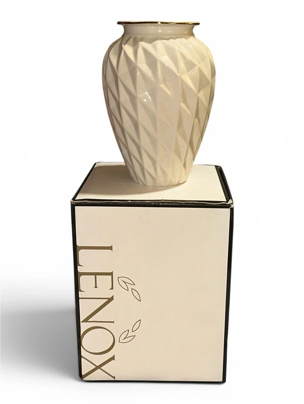 Vintage Lenox Ivory Lattice Spiral Swirl Vase with 24K Gold Rim 7